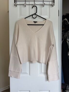 Dynamite Beige V-Neck Sweater Medium